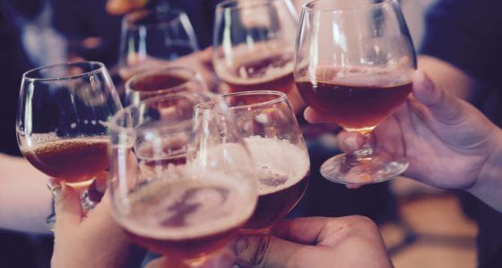 Alkoholin hyödyt ja järkevä alkoholipolitiikka