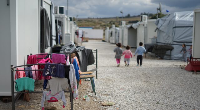 Pakolaisten auttaminen lähialueilla: Auttamiskerroin