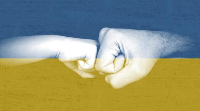Miten demokratiat ja diktatuurit sotivat – Instituutiot rintamalla